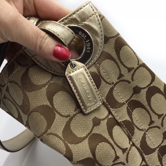 Coach Canvas Signature Shopper - Picture 4 of 8